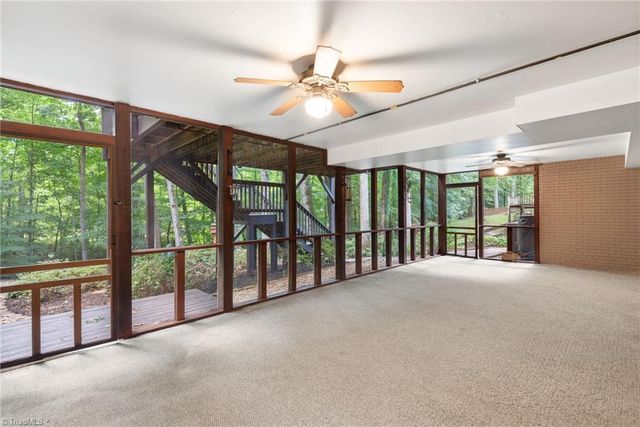 5021 Meadow Hill Court, Winston-salem, NC 27106