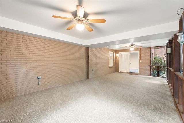 5021 Meadow Hill Court, Winston-salem, NC 27106