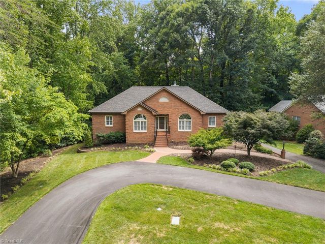 5021 Meadow Hill Court, Winston-salem, NC 27106