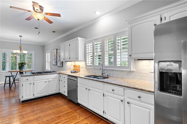 5021 Meadow Hill Court, Winston-salem, NC 27106