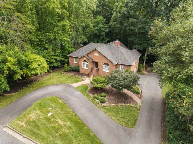 5021 Meadow Hill Court, Winston-salem, NC 27106