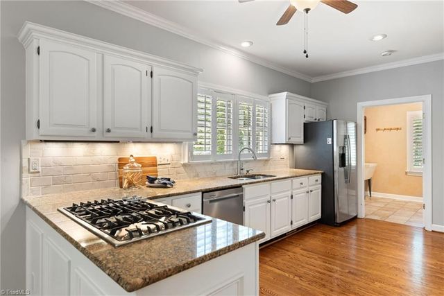 5021 Meadow Hill Court, Winston-salem, NC 27106