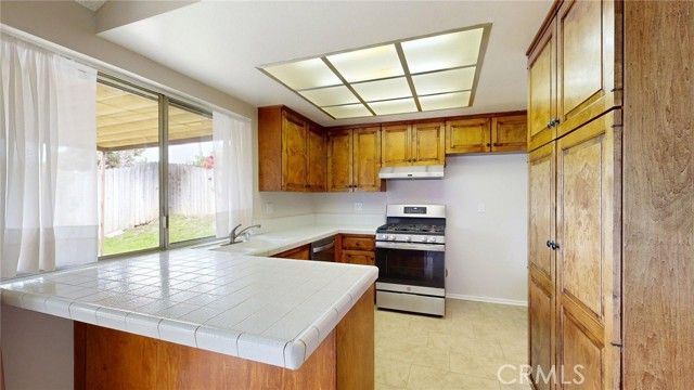 3415 Valencia Hill, Riverside, CA 92507