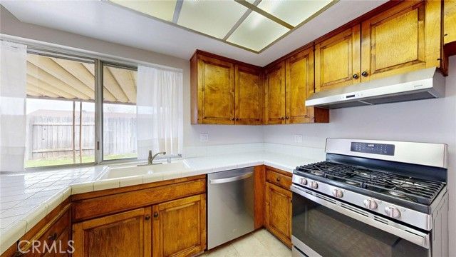 3415 Valencia Hill, Riverside, CA 92507