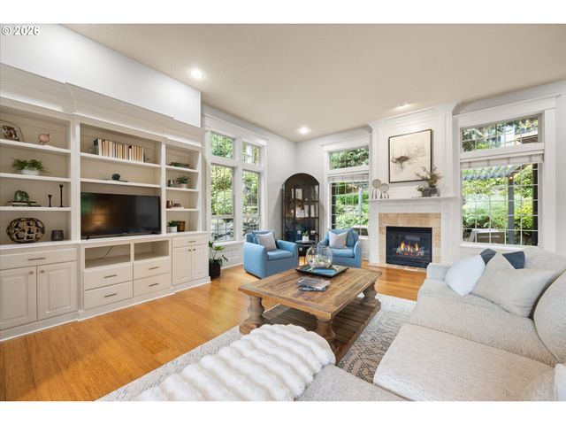 3921 NORTHHAMPTON Ct, West Linn, OR 97068
