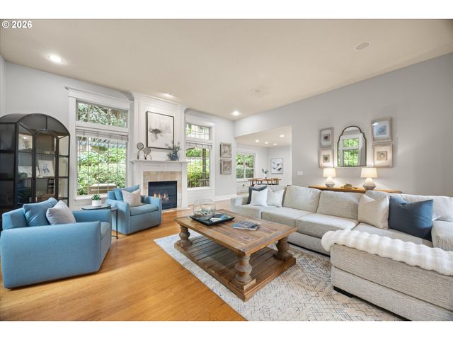 3921 NORTHHAMPTON Ct, West Linn, OR 97068