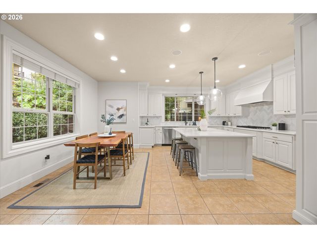 3921 NORTHHAMPTON Ct, West Linn, OR 97068