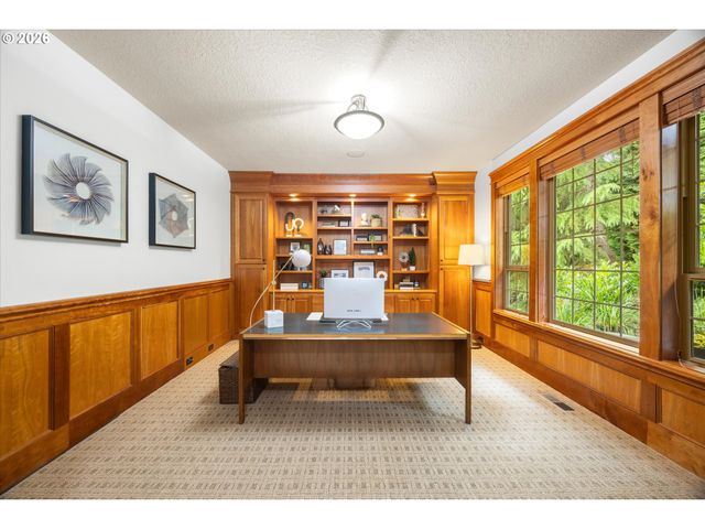 3921 NORTHHAMPTON Ct, West Linn, OR 97068
