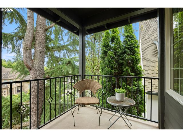 3921 NORTHHAMPTON Ct, West Linn, OR 97068