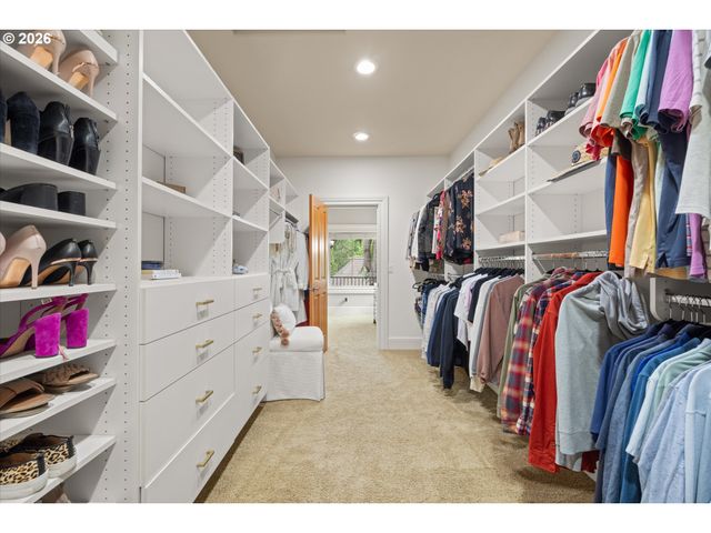 3921 NORTHHAMPTON Ct, West Linn, OR 97068
