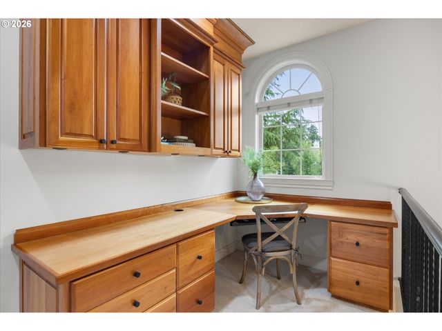 3921 NORTHHAMPTON Ct, West Linn, OR 97068