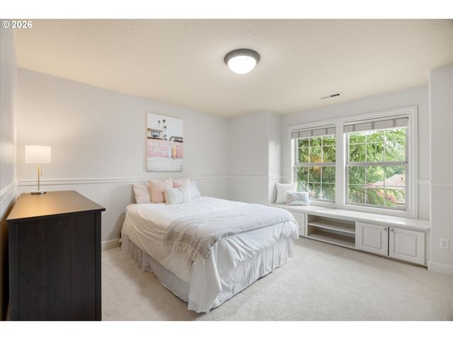 3921 NORTHHAMPTON Ct, West Linn, OR 97068