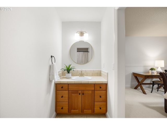 3921 NORTHHAMPTON Ct, West Linn, OR 97068