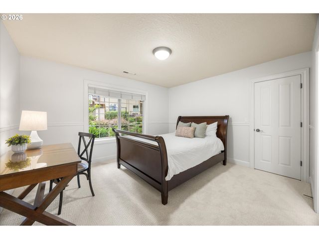 3921 NORTHHAMPTON Ct, West Linn, OR 97068