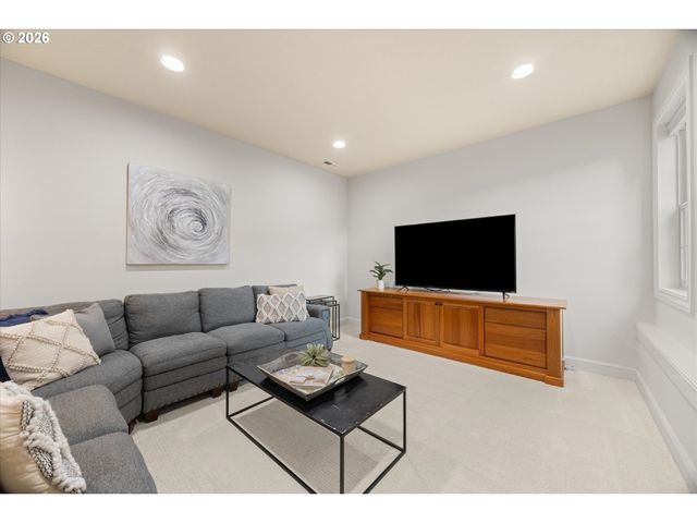 3921 NORTHHAMPTON Ct, West Linn, OR 97068