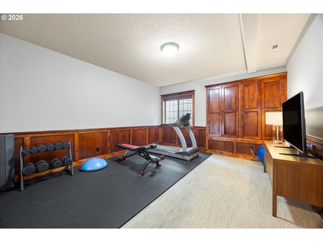 3921 NORTHHAMPTON Ct, West Linn, OR 97068