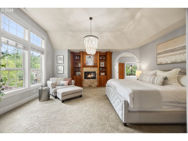 3921 NORTHHAMPTON Ct, West Linn, OR 97068