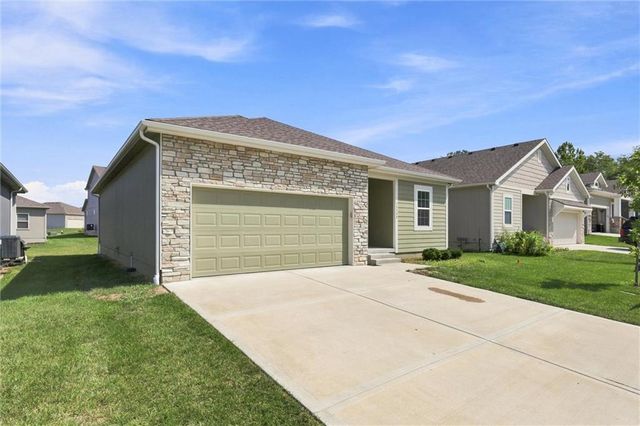 15348 Jessica Street, Parkville, MO 64152