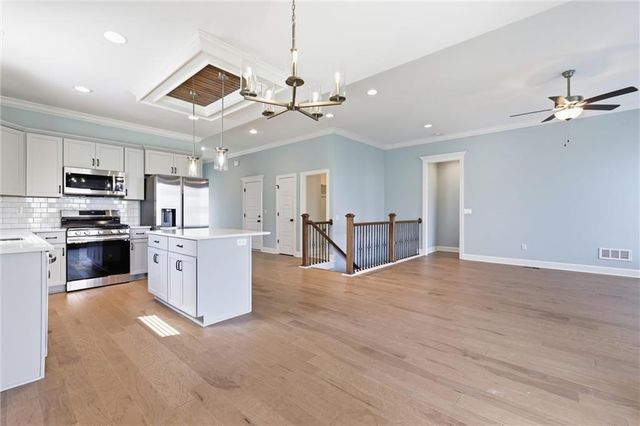 15348 Jessica Street, Parkville, MO 64152