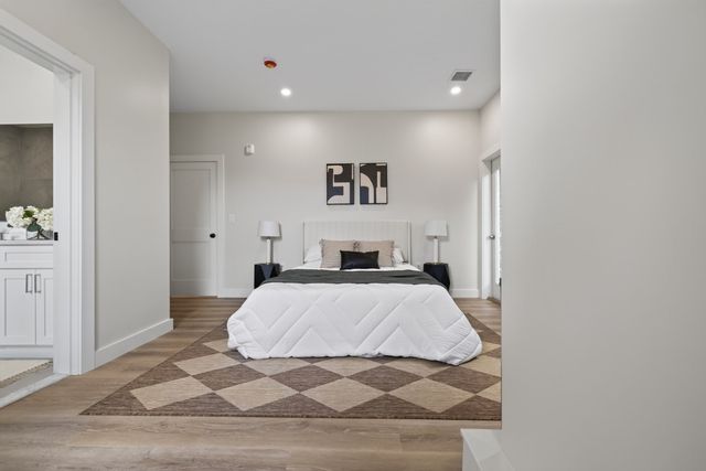 2 Readfield Place E, Boston, MA 02119