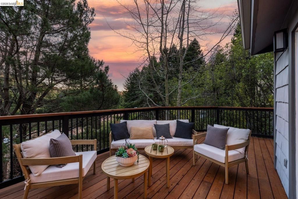 Image 18 of property listing at 6975 Charing Cross Rd, Berkeley, CA 94705