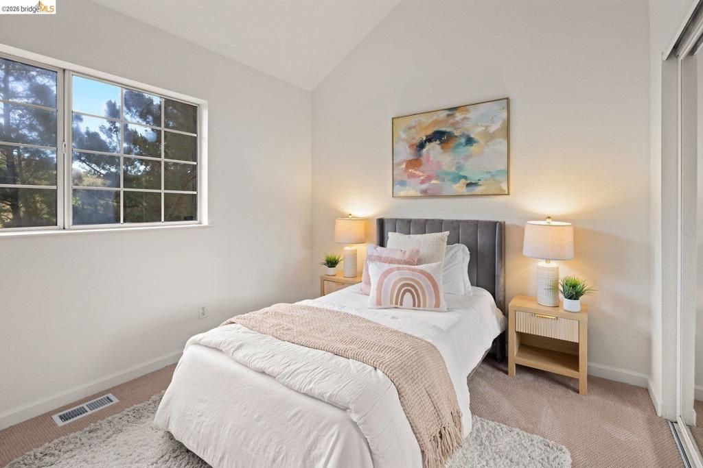 Image 34 of property listing at 6975 Charing Cross Rd, Berkeley, CA 94705