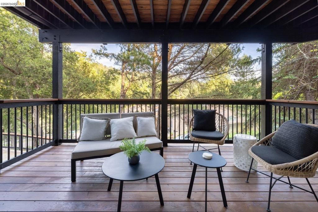 Image 55 of property listing at 6975 Charing Cross Rd, Berkeley, CA 94705