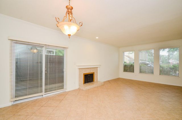 2100 Tanglewilde Street 169, Houston, TX 77063
