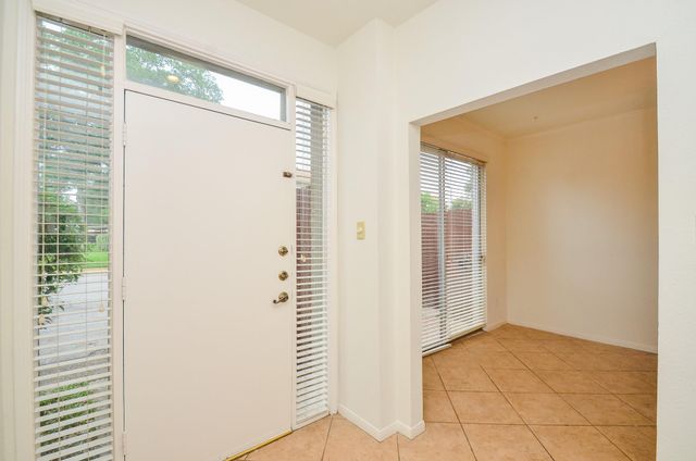 2100 Tanglewilde Street 169, Houston, TX 77063