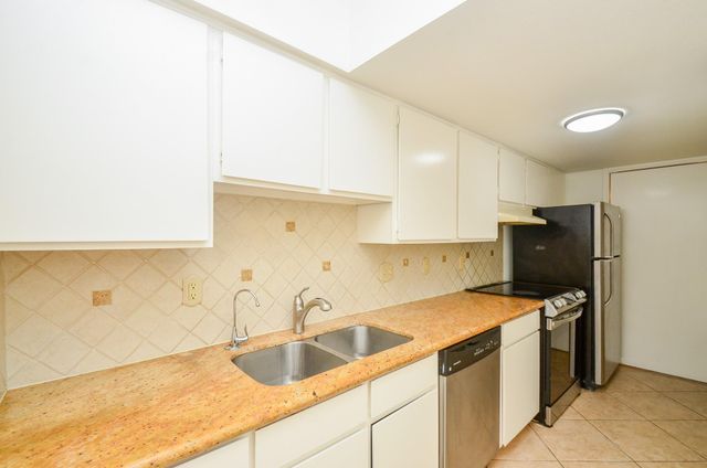 2100 Tanglewilde Street 169, Houston, TX 77063