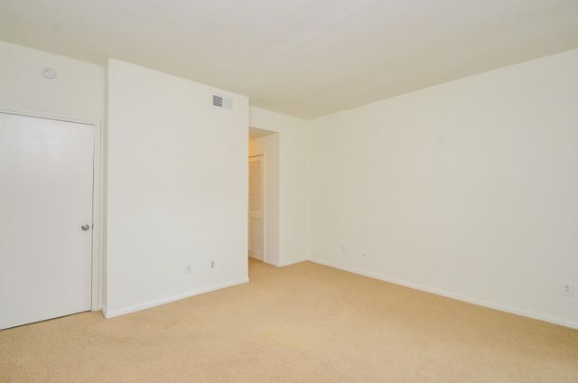 2100 Tanglewilde Street 169, Houston, TX 77063