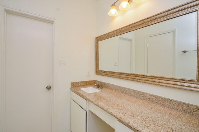 2100 Tanglewilde Street 169, Houston, TX 77063