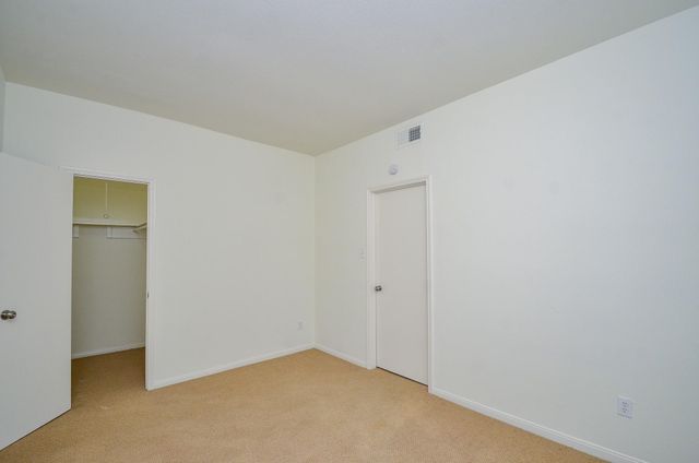 2100 Tanglewilde Street 169, Houston, TX 77063