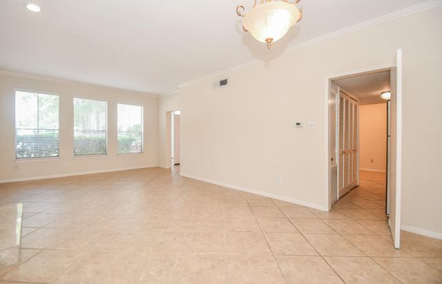 2100 Tanglewilde Street 169, Houston, TX 77063