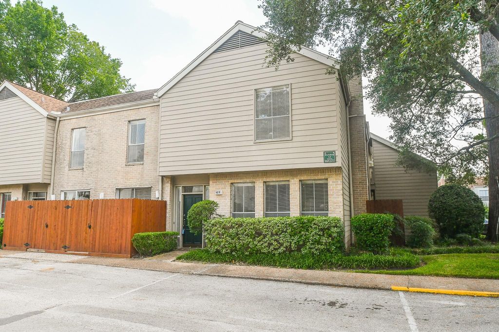 2100 Tanglewilde Street 169, Houston, TX 77063