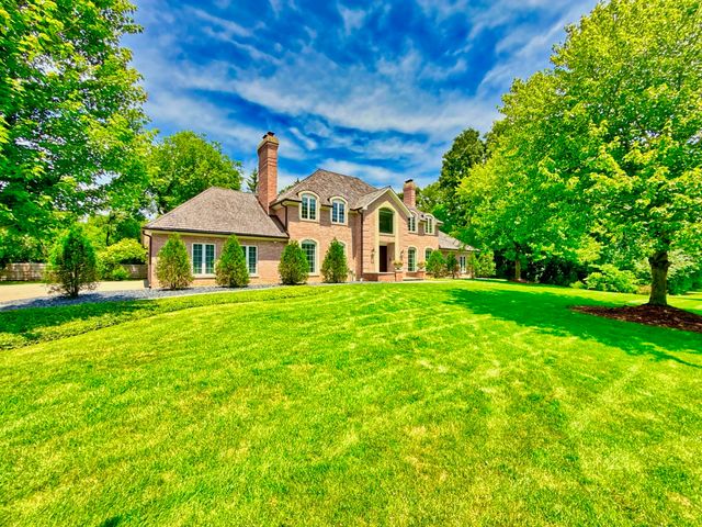 560 Jacqulyn Lane, Lake Forest, IL 60045