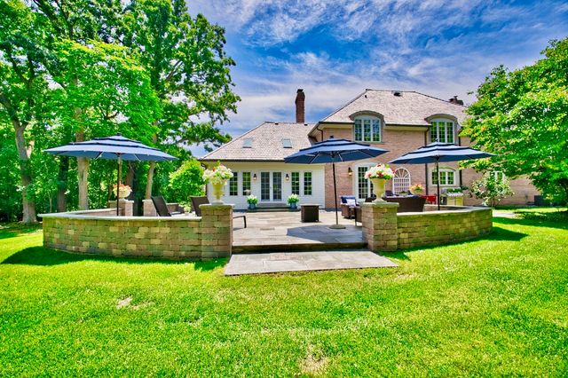 560 Jacqulyn Lane, Lake Forest, IL 60045