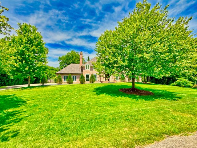 560 Jacqulyn Lane, Lake Forest, IL 60045