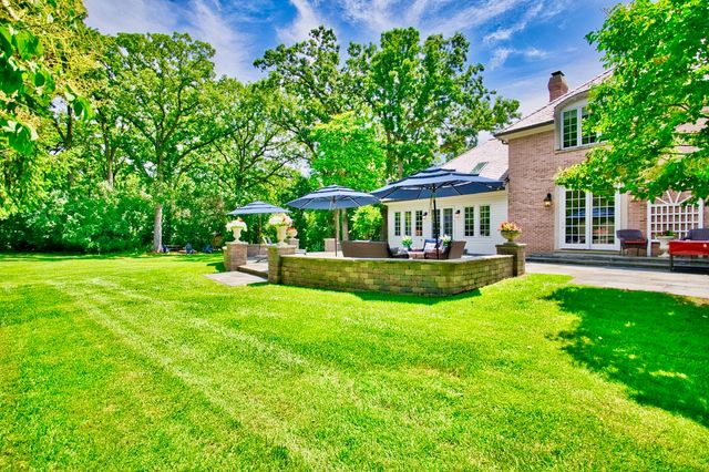 560 Jacqulyn Lane, Lake Forest, IL 60045