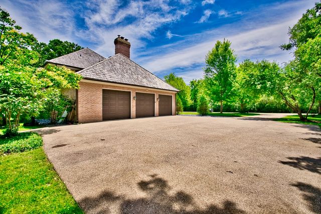 560 Jacqulyn Lane, Lake Forest, IL 60045