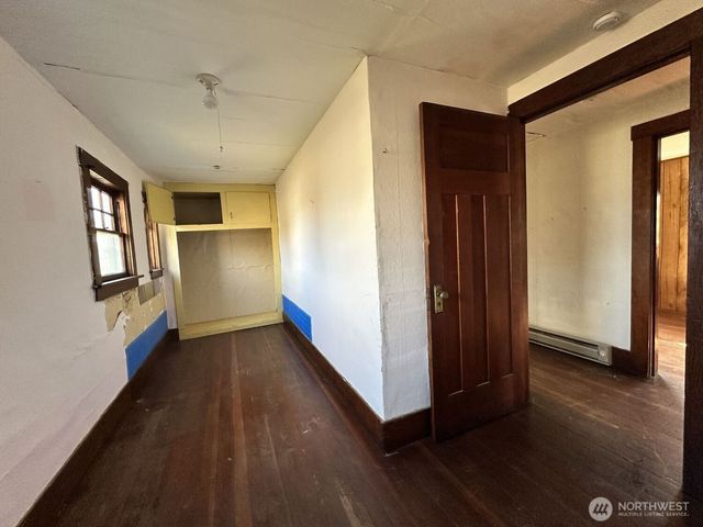 220 N 3rd St, Pe Ell, WA 98572