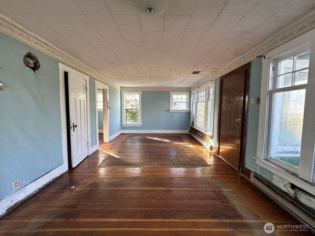 220 N 3rd St, Pe Ell, WA 98572