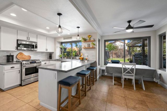 13972 Poway Valley Rd, Poway, CA 92064