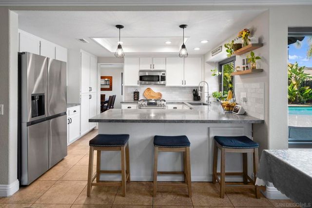 13972 Poway Valley Rd, Poway, CA 92064