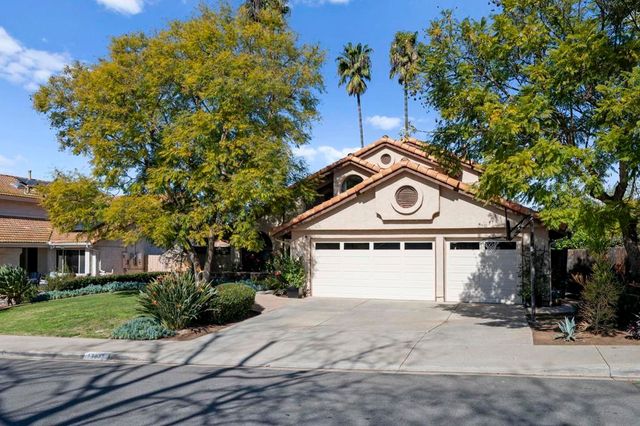 13972 Poway Valley Rd, Poway, CA 92064