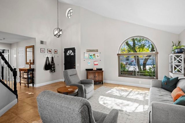 13972 Poway Valley Rd, Poway, CA 92064