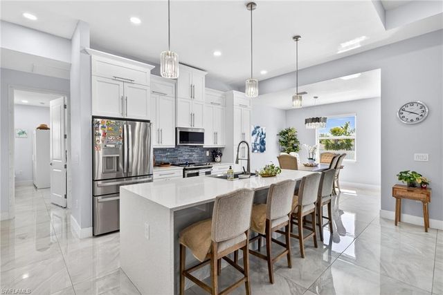 10 NW 35th AVE, Cape Coral, FL 33993