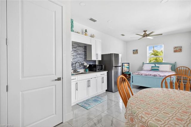 10 NW 35th AVE, Cape Coral, FL 33993