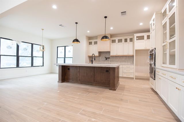 101 Mystic, Horseshoe Bay, TX 78657