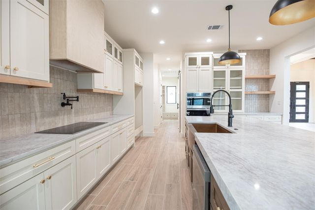 101 Mystic, Horseshoe Bay, TX 78657